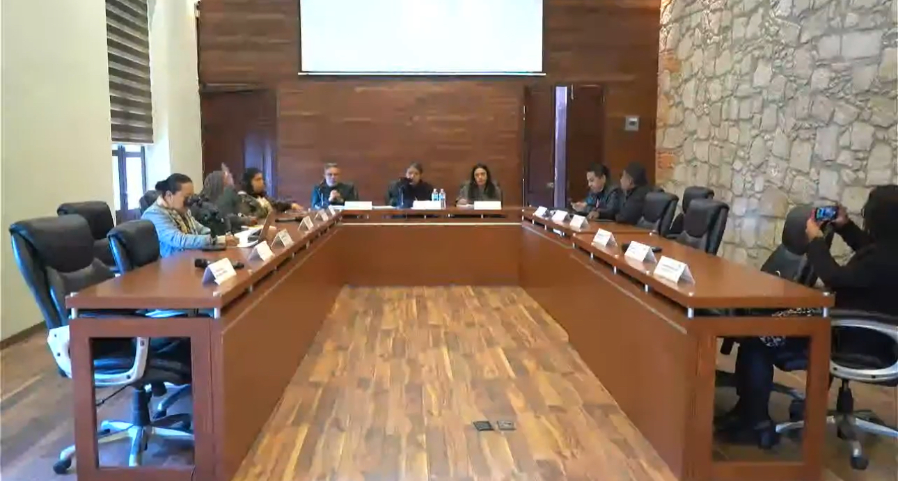 Regidora de Apan denuncia “sesiones exprés” para aprobar minutas sin debate.