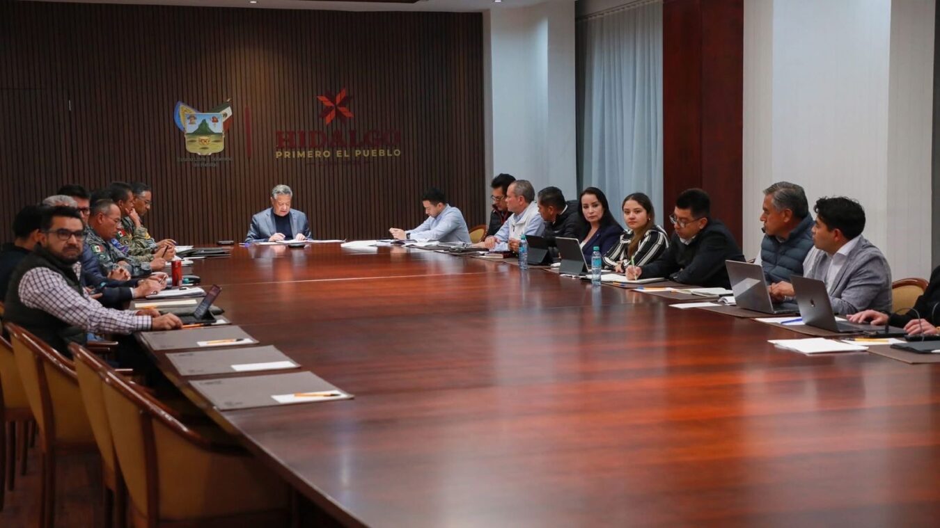 Evalúa Menchaca acciones de seguridad y atención por lluvias en Hidalgo