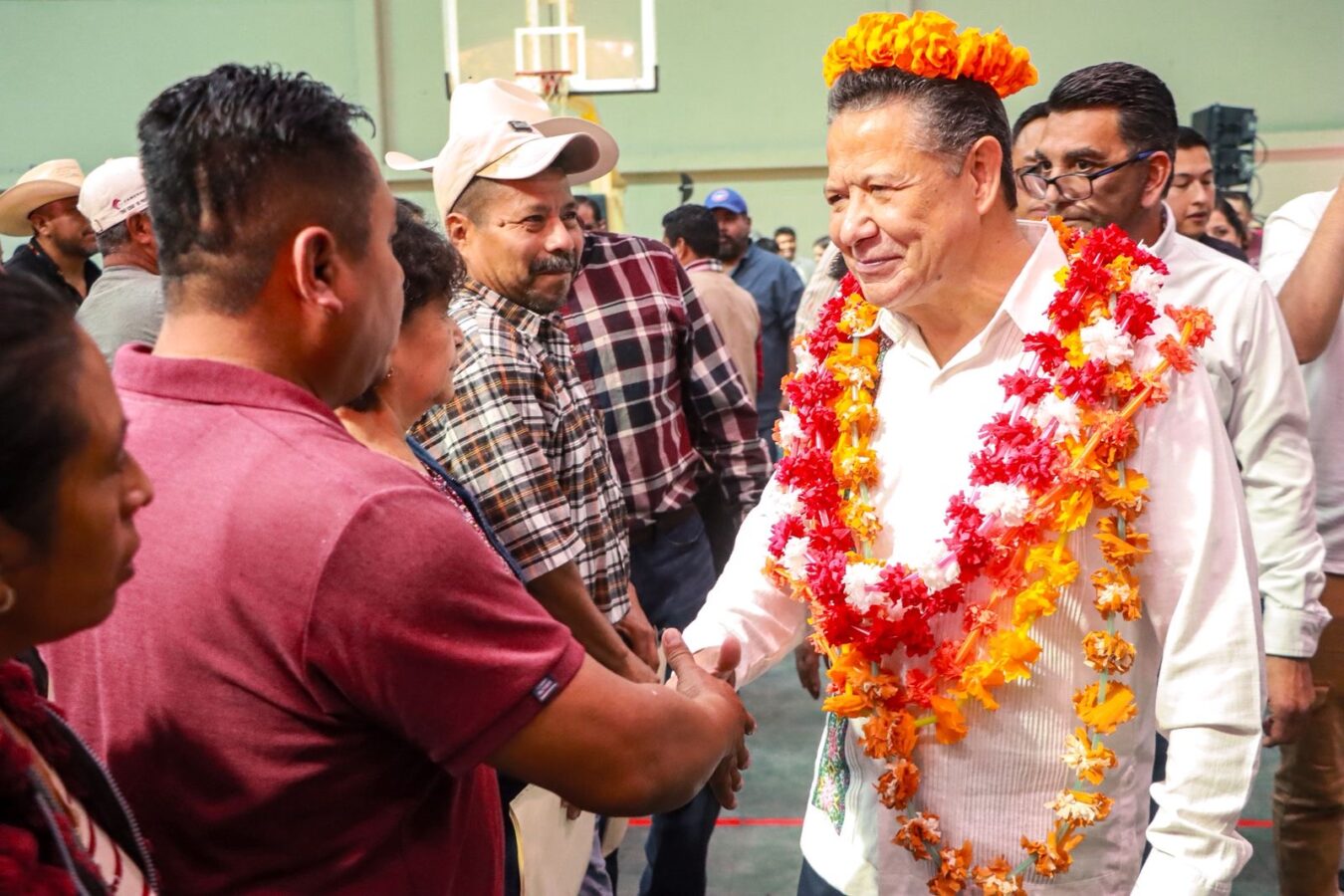 Menchaca supervisa entrega de apoyos por 11.6 millones en la Huasteca