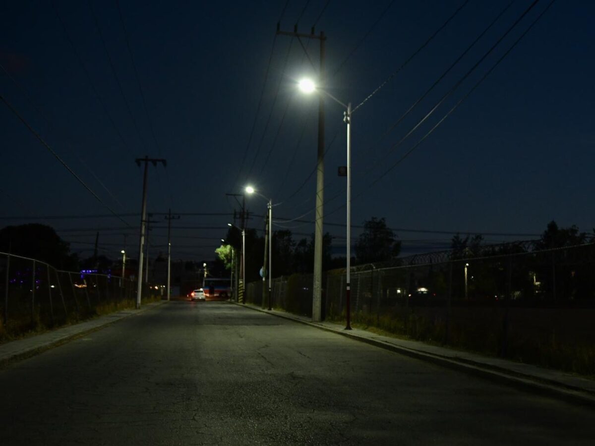 Invierte Tizayuca más de 422 mil pesos en alumbrado público en el Barrio Atempa