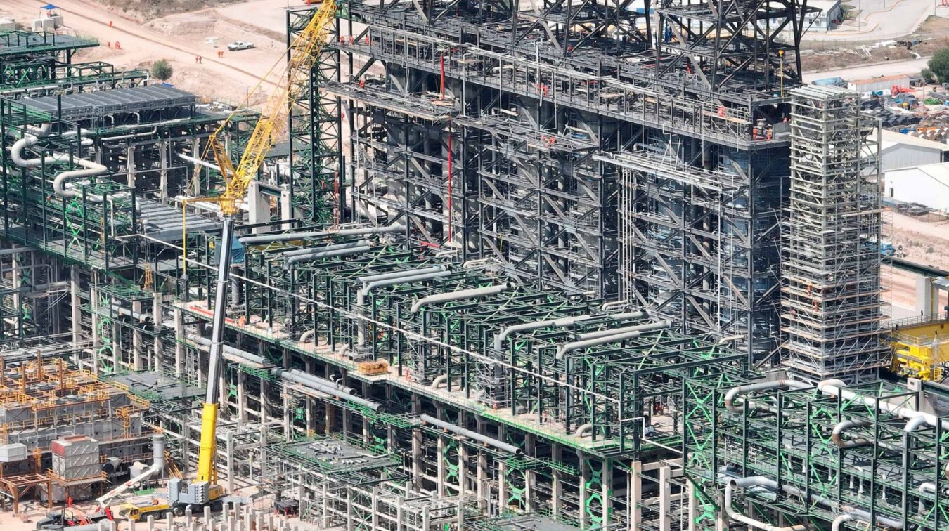 Coquizadora de Tula “avanza y fortalece independencia en gasolinas”: Sheinbaum.