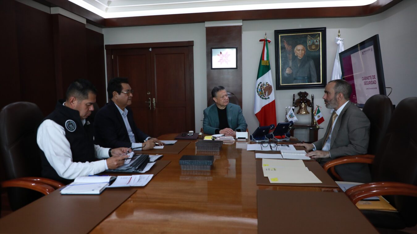 Julio Menchaca pide a su gabinete redoblar esfuerzos en 2026.