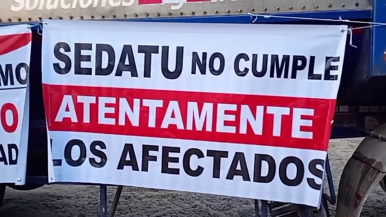 Protestan por falta de pago en obras del Tren México–Pachuca