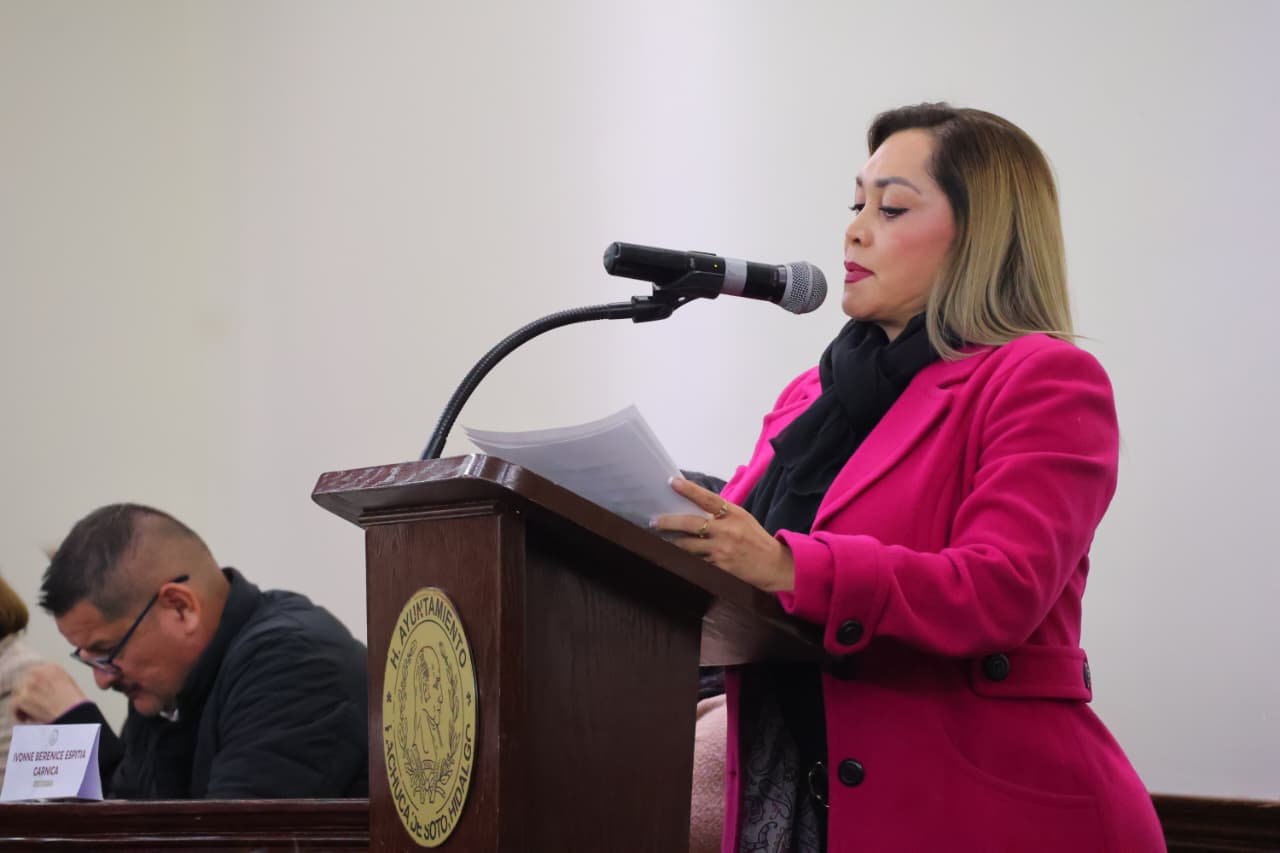 Exhorta Nadia Reyna a controlar horarios de circulación de vehículos de carga en Pachuca.