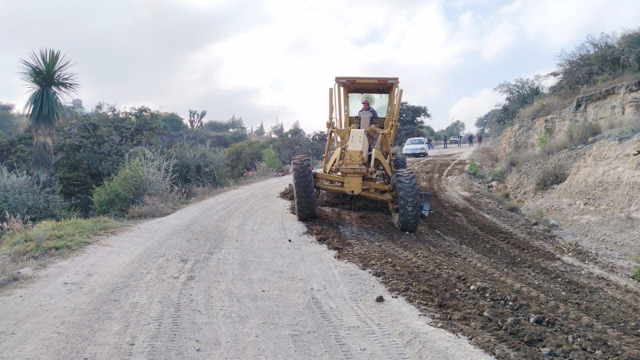 Atienden diversos caminos en Huasca