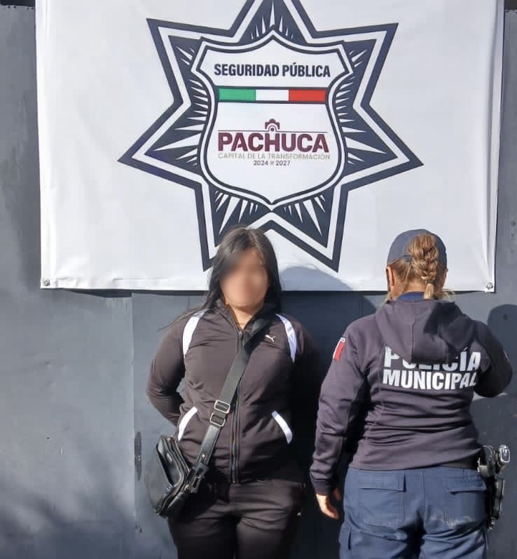 Detienen una mujer por robo en Walmart