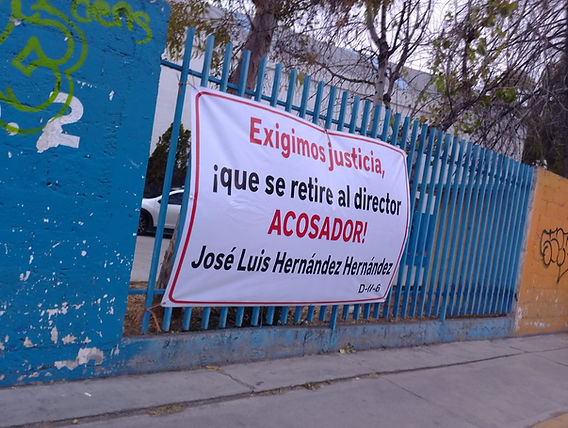 Exigen destitución de secundaria director por presunto acoso.