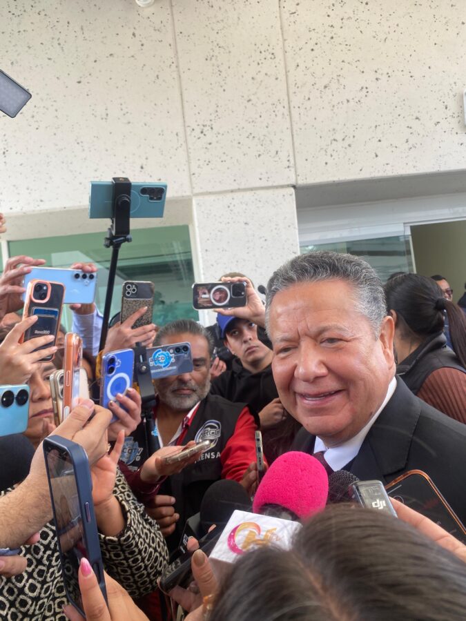 Confirma Menchaca aumento al transporte público este año. 