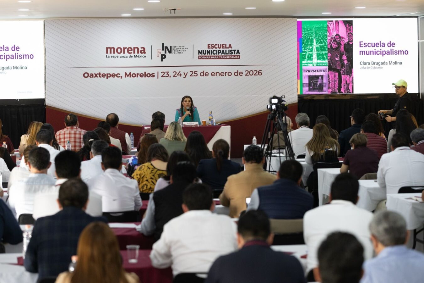 Capacita Morena a sus alcaldes en austeridad republicana.