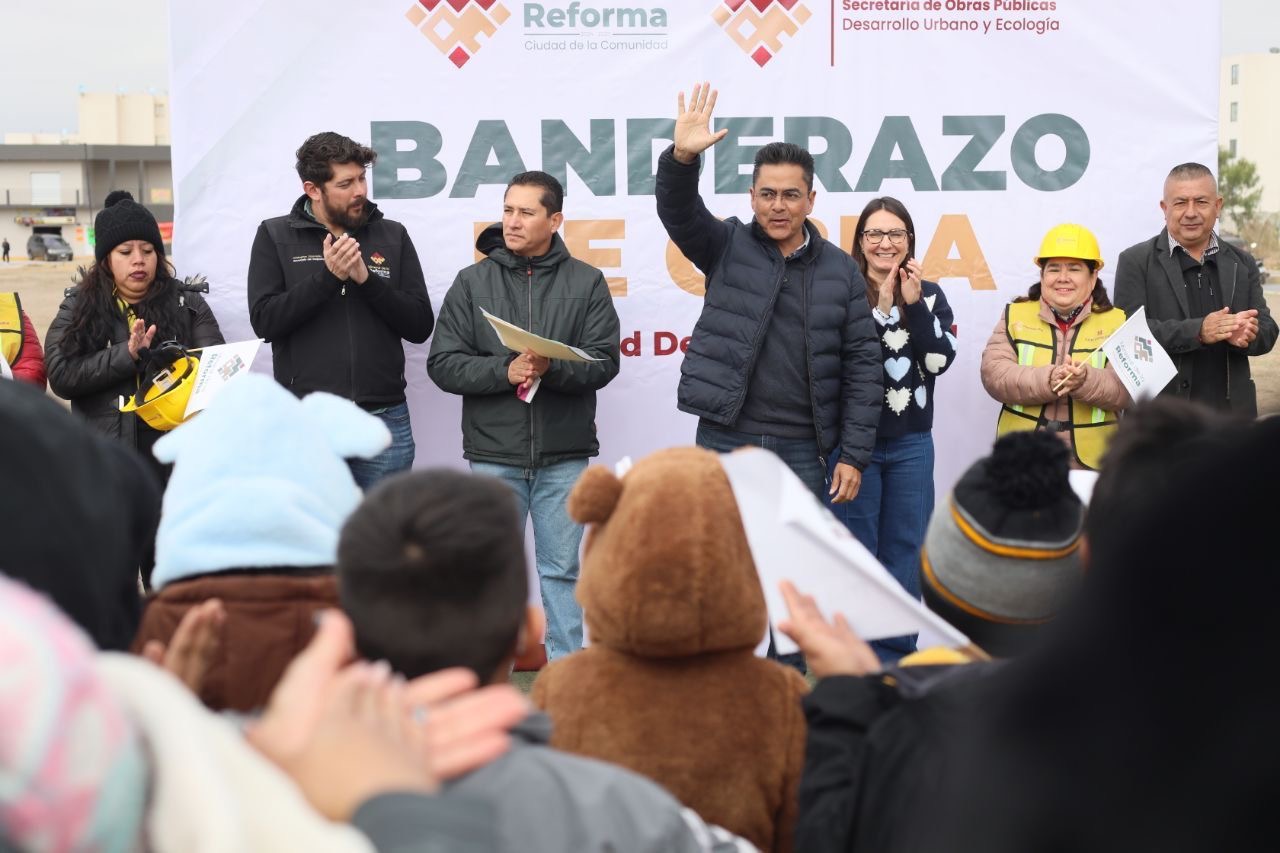 Reconstruye Mineral de la Reforma drenes pluviales y pavimento. 