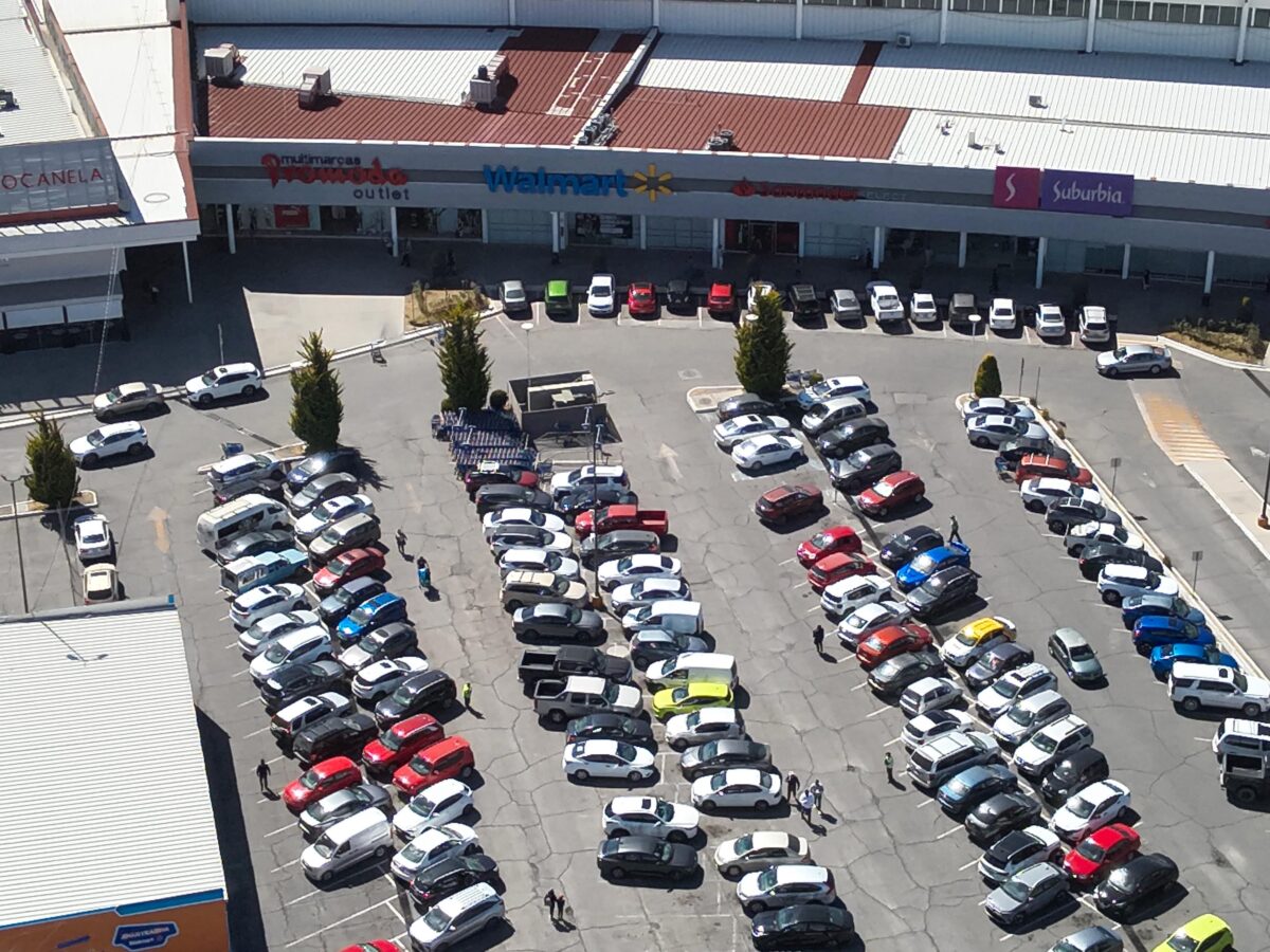 Implementan acciones de vigilancia aérea y terrestre en plazas comerciales de Pachuca