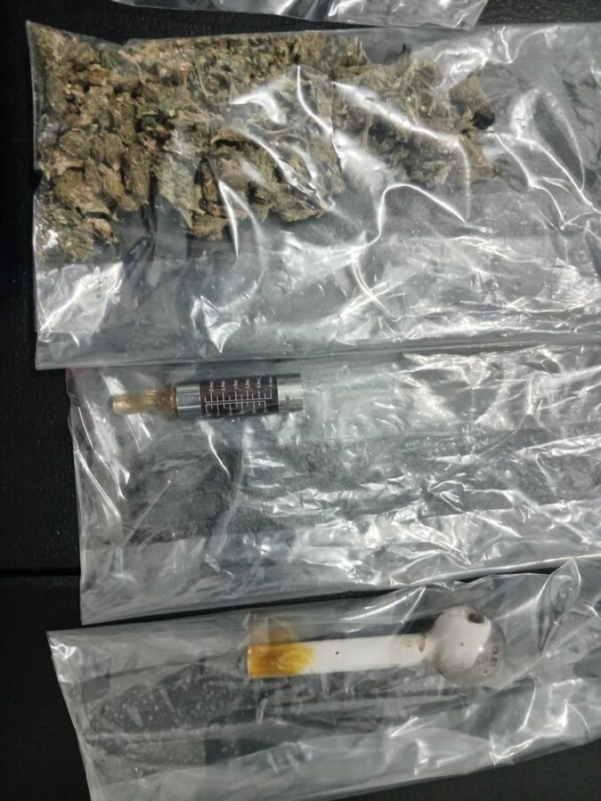 Detiene policía municipal a presunto violentador y a narcomenudista