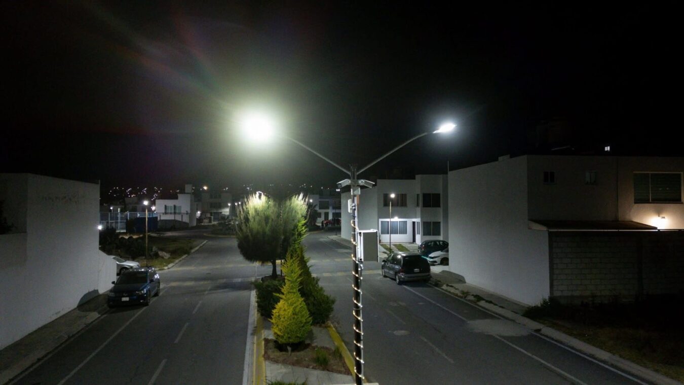 Refuerza Pachuca alumbrado público con inversión en tecnología LED.