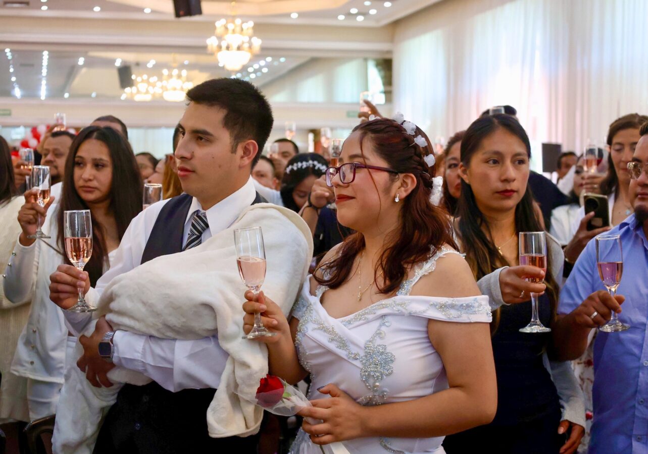 Formalizan 187 parejas su unión en las Bodas Colectivas 2026 en Pachuca