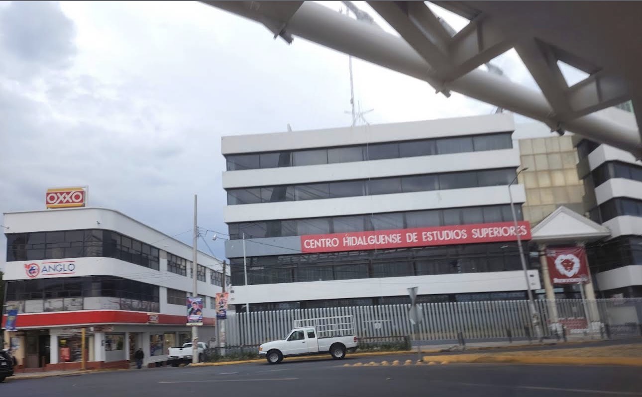 Anuncian cierres temporales en Glorieta 24 Horas por instalación de pasos peatonales