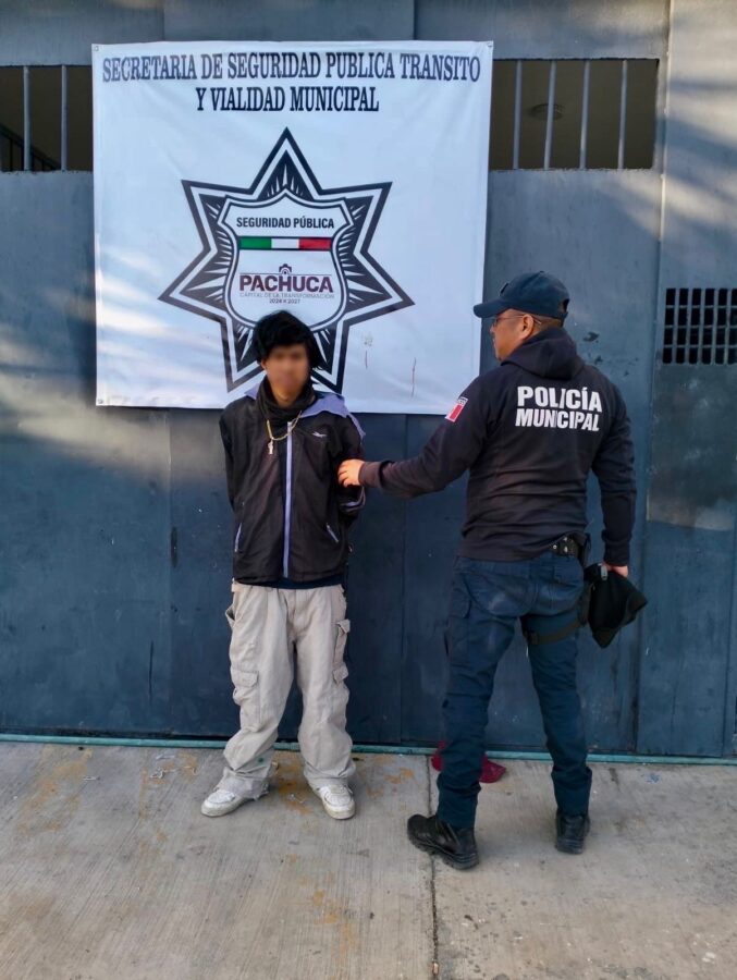 Detienen a menor de 17 años en motocicleta con reporte de robo