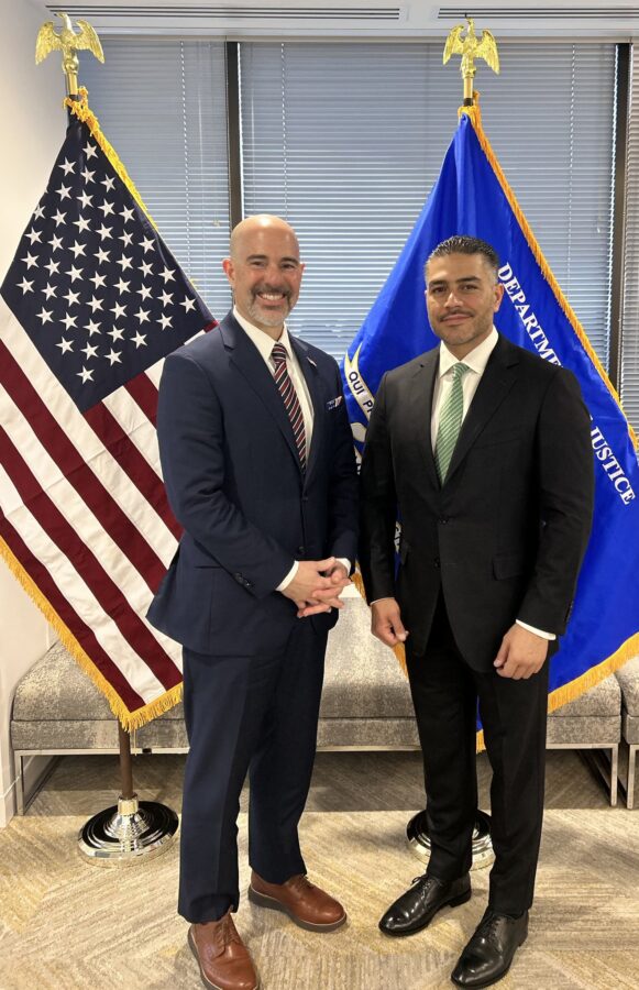 México y DEA dialogan en Washington sobre cooperación contra narcotráfico y tráfico de armas.