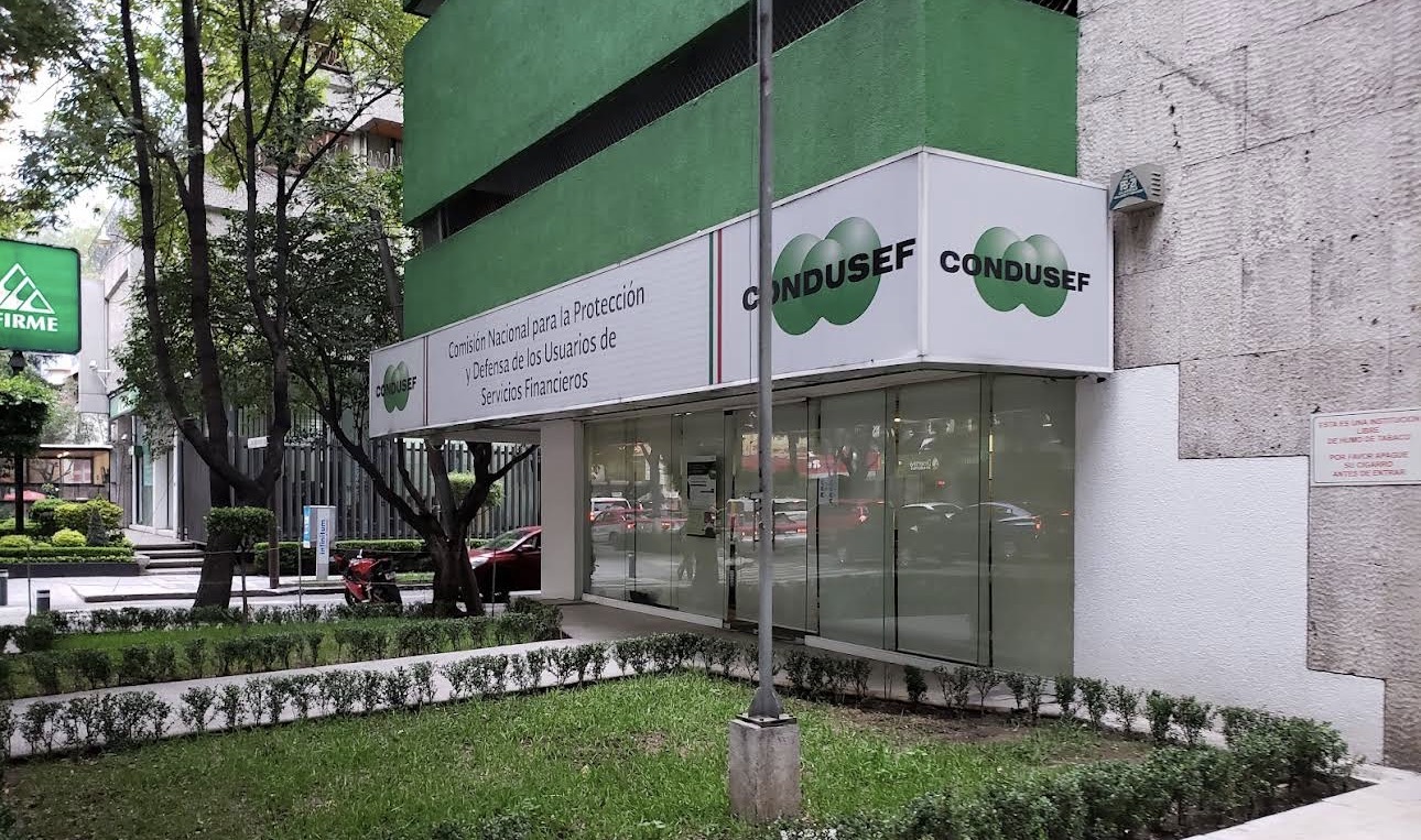 Alerta Condusef por suplantación de identidad de ocho instituciones financieras
