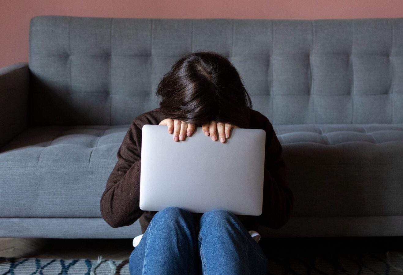 Emergencia digital: 10.6 millones de mexicanas víctimas de ciberacoso