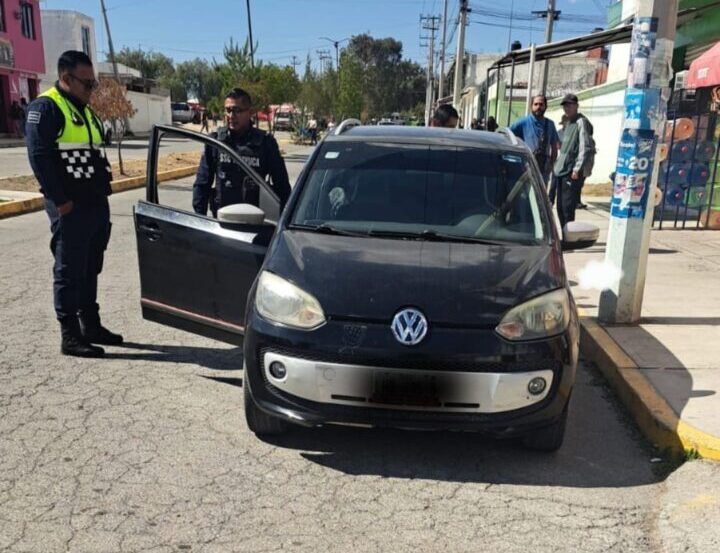 Detención de 3 personas por robo de vehículo tras persecución en Tizayuca