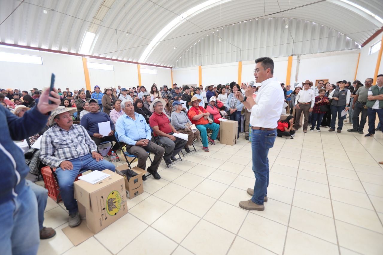 Entregan paquetes avícolas a 390 familias en Mineral de la Reforma