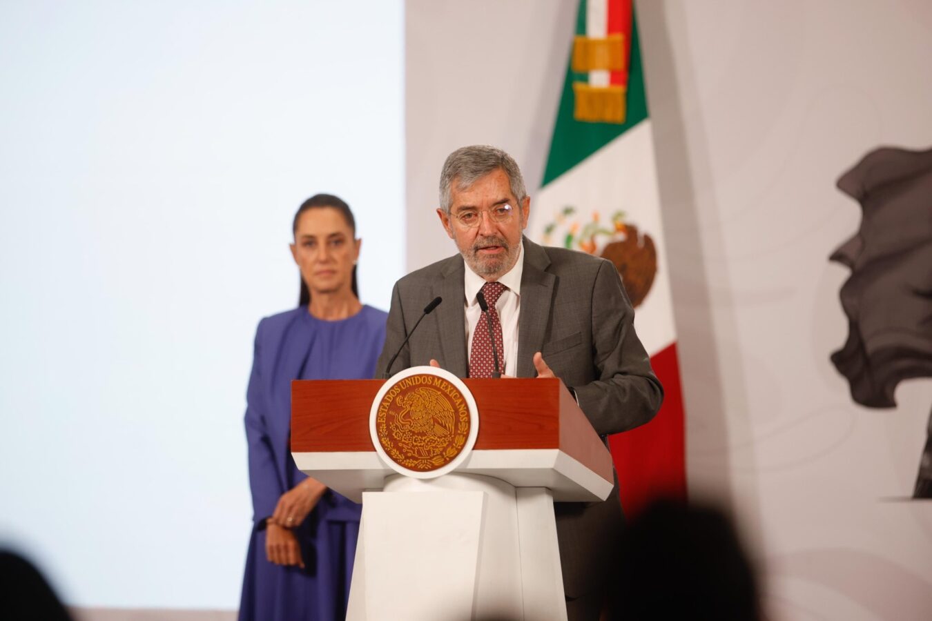 México moderniza protección a paisanos en consulados