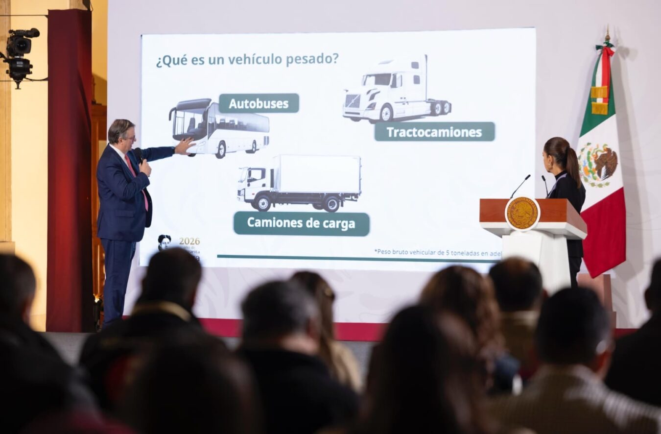 Gobierno de México presenta plan de protección a vehículos pesados