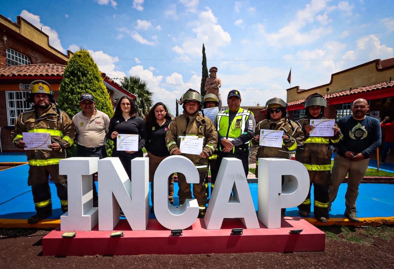 Cinco bomberos de Pachuca obtienen certificación internacional NFPA-1001