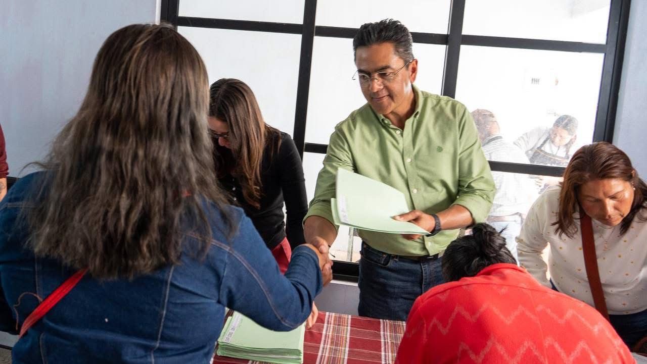 Regularizan Lomas de Nopalapa tras 10 años de rezago en Mineral de la Reforma.