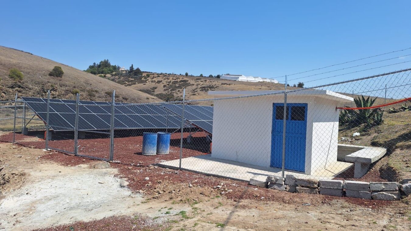 Instala Conagua sistema de energía solar para riego agrícola en El Yolo, Acatlán