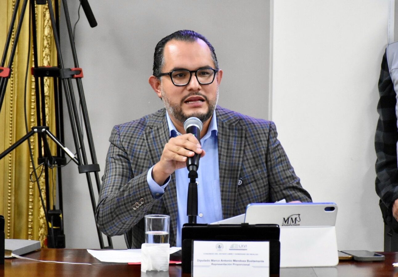 Exige Marco Mendoza respeto a la memoria de Arturo Herrera Cabañas en debate del Congreso