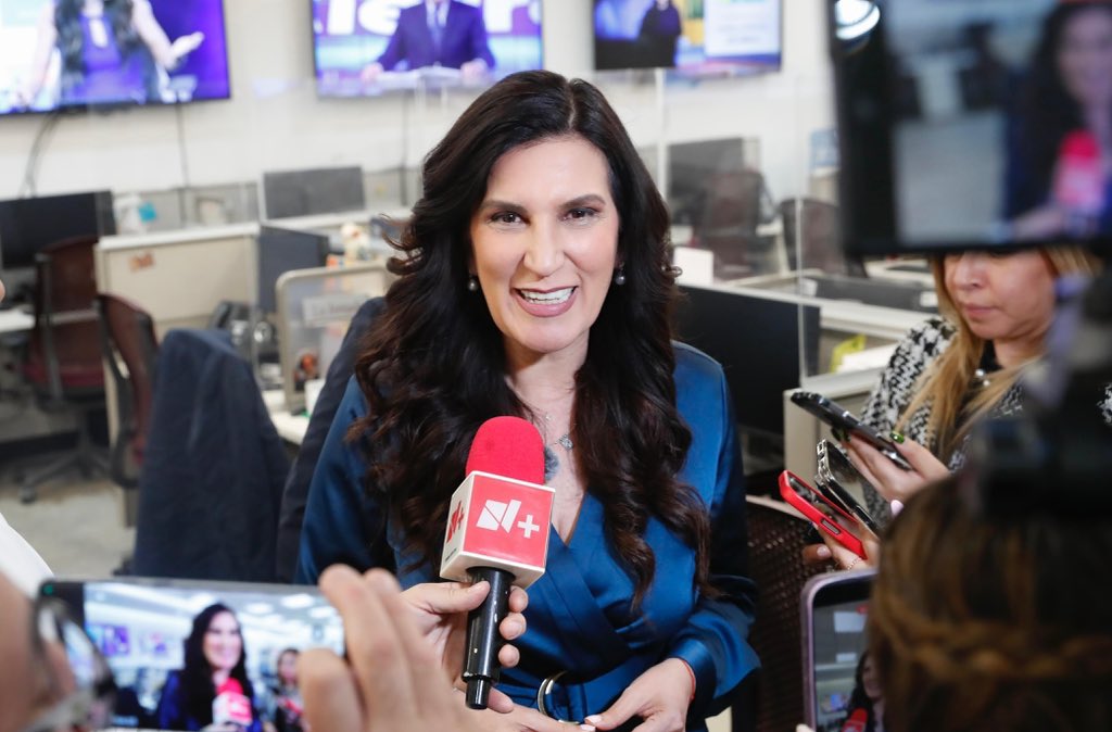 Recibe Kenia López Rabadán precriterios de política económica 2027.