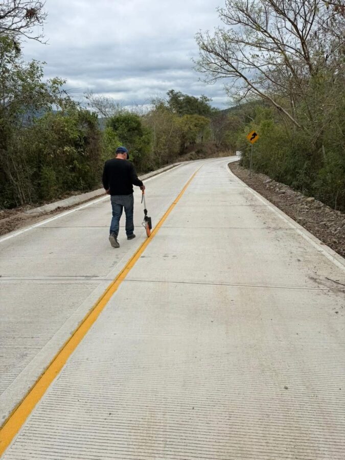 Rehabilitan acceso en Ixtlahuac; obra queda concluida al 100% en Huazalingo