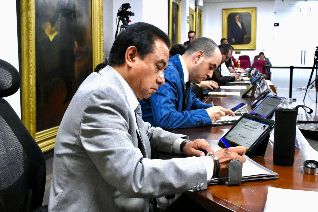 Impulsan en Hidalgo ley para regular salarios de alcaldes y cabildos