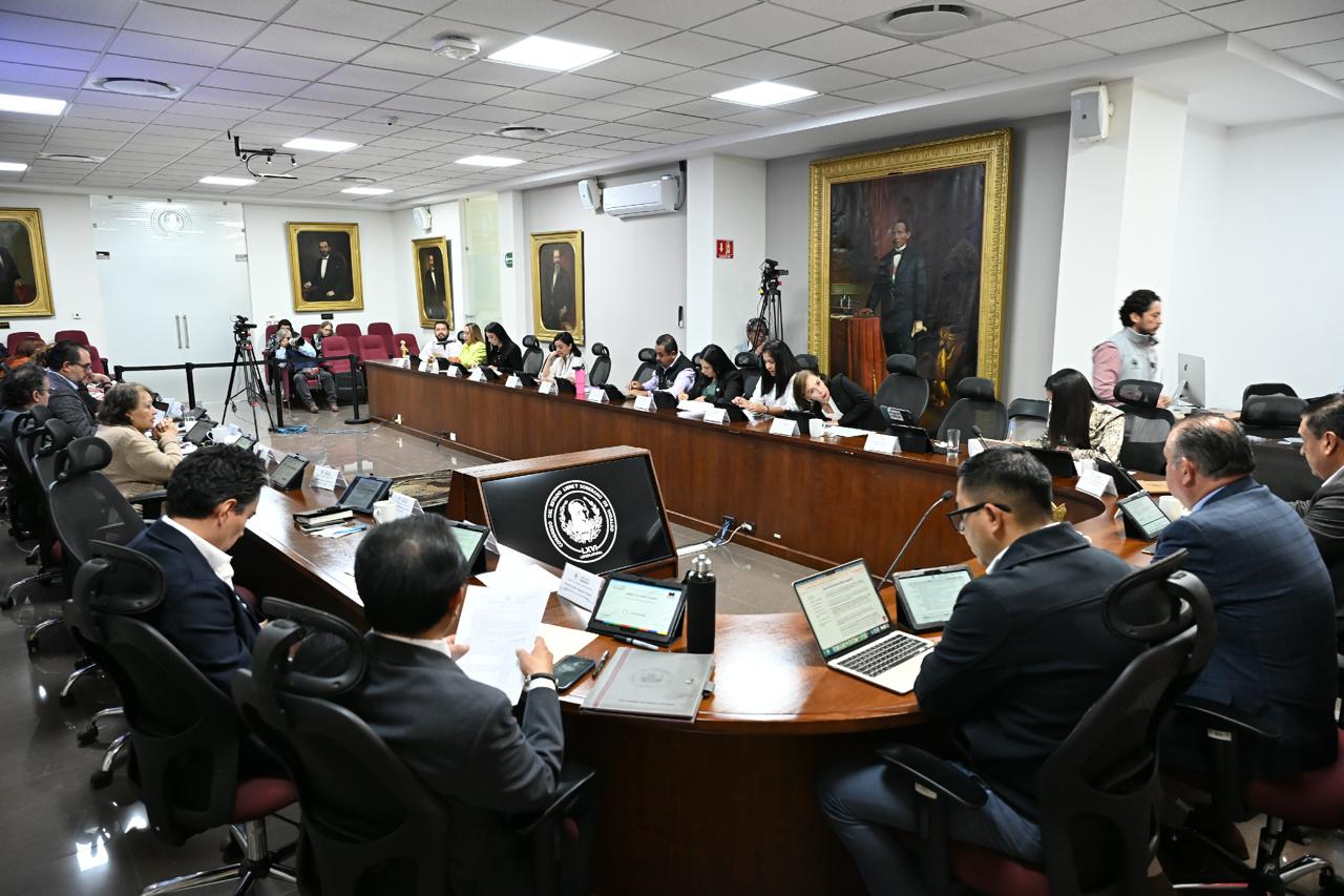 Congreso de Hidalgo se divide por desalojo de la FAHC.