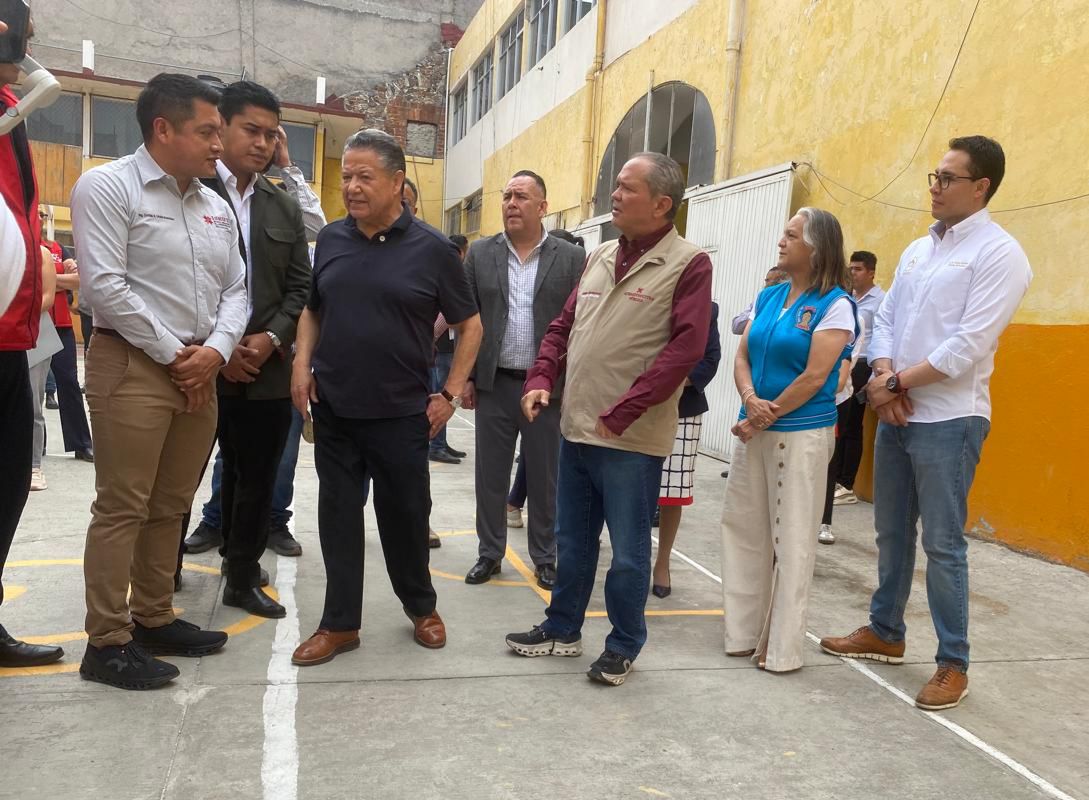 Supervisa Menchaca obras en el centro de Pachuca.