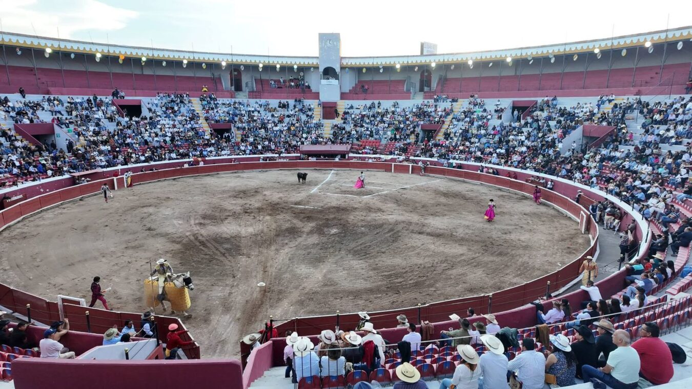 Antitaurinos piden a la Corte atraer casos contra corridas de toros, en seis estados.