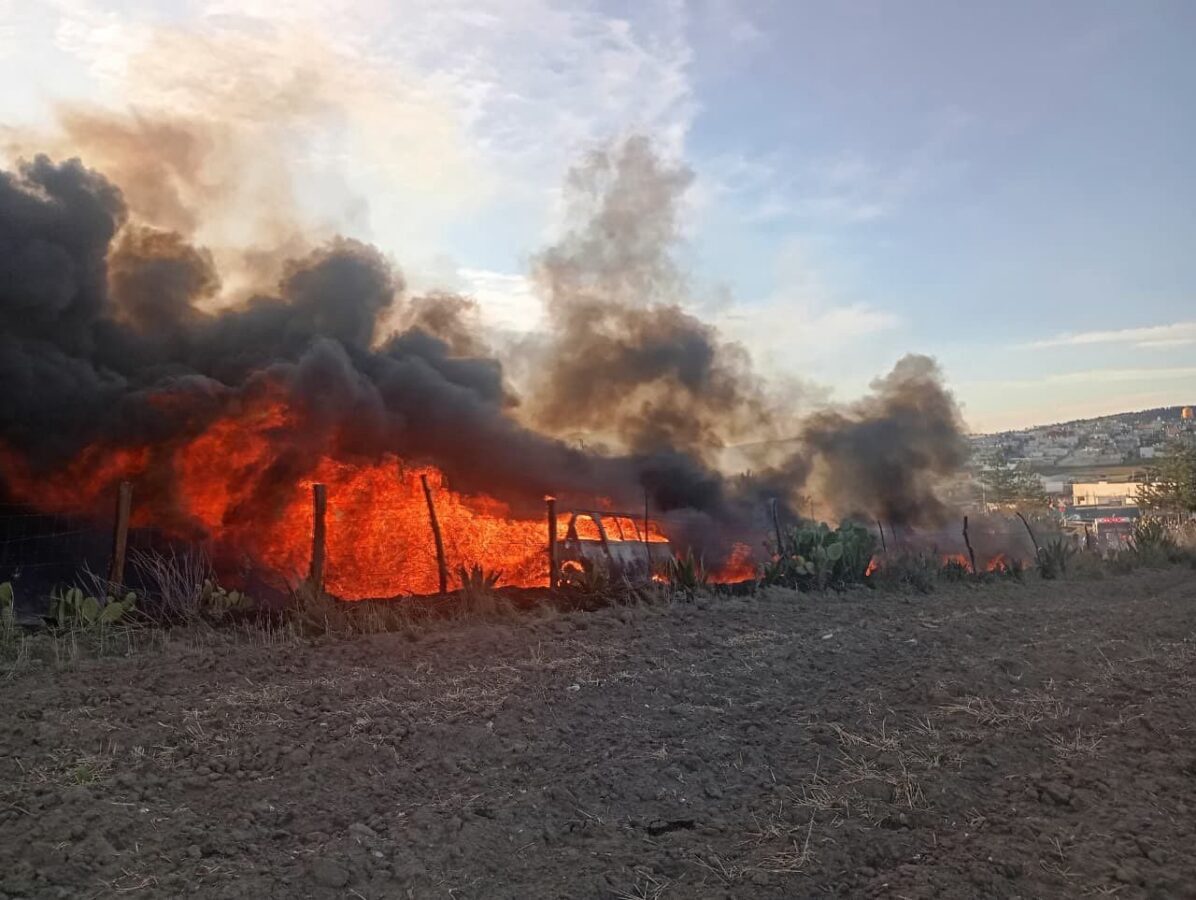 Persecución con presuntos huachicoleros en Apan deja un fallecido