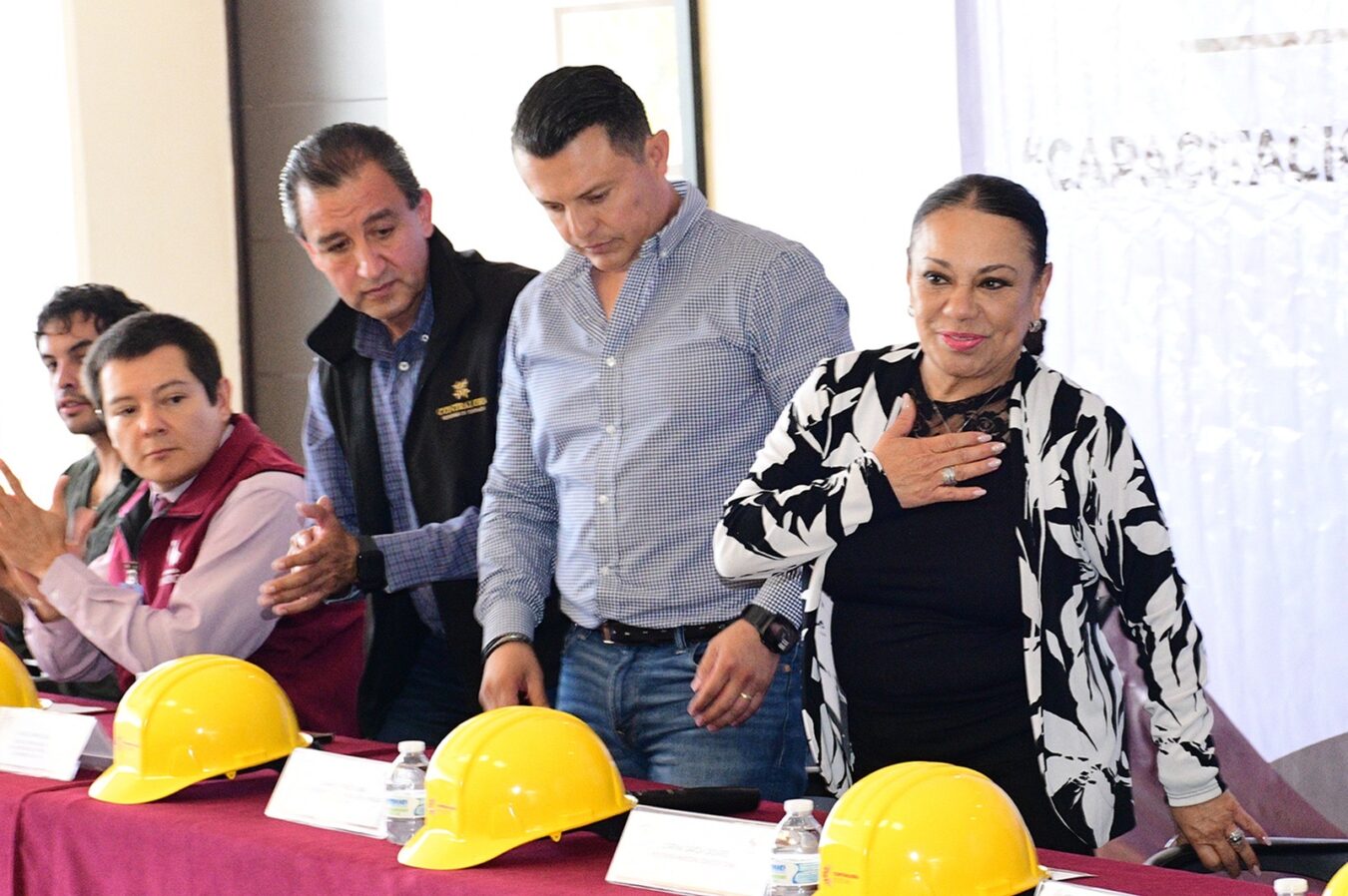 Capacitan en Tulancingo a comités ciudadanos para supervisar obras públicas