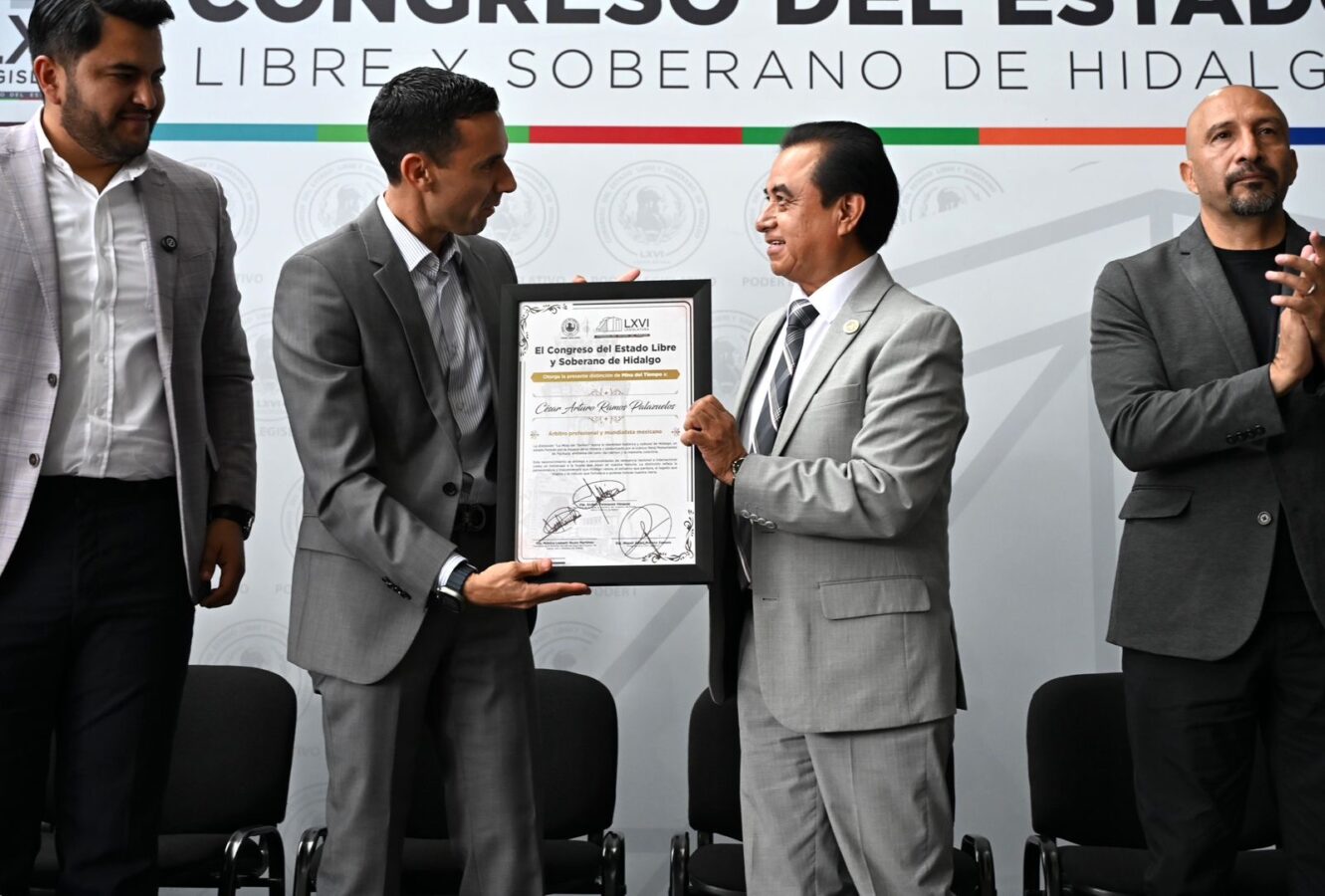 Congreso de Hidalgo reconoce al árbitro César Ramos con “La Mina del Tiempo”.