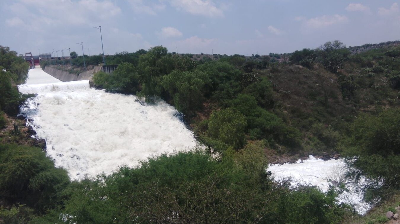 Realiza&nbsp;Conagua&nbsp;trasvase&nbsp;de presa&nbsp;Rojo Gómez&nbsp;a&nbsp;Vicente Aguirre