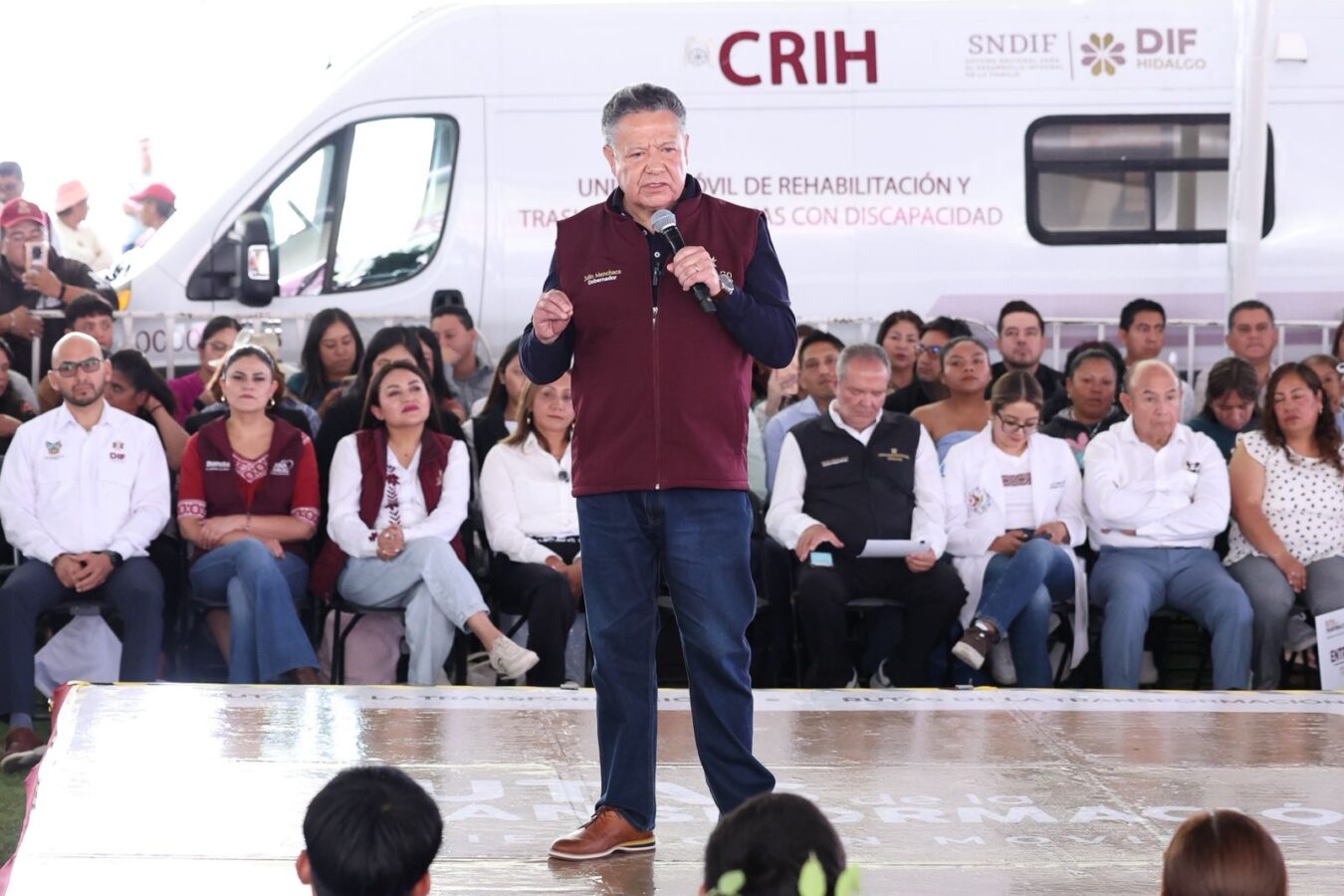 Ajacuba recibe 93 millones de pesos en obras y apoyos estatales: Menchaca. 