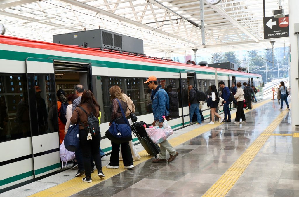 Detallan fabricación de trenes y tendido de vías en el país