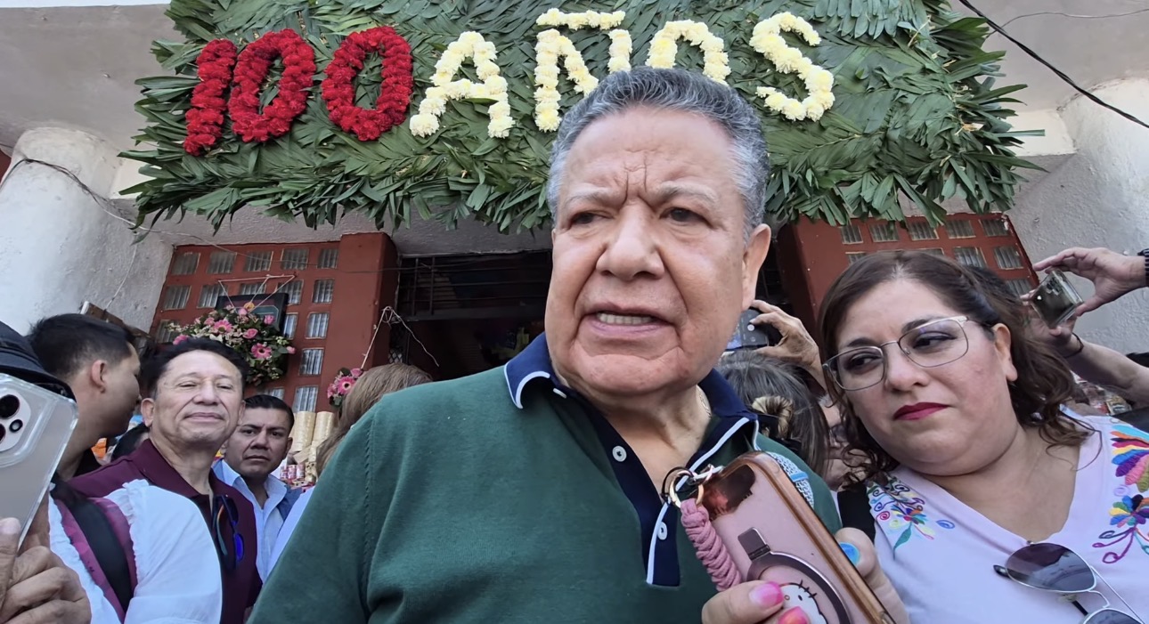 Menchaca defiende a Rocha Moya y cuestiona intervención extranjera en México.