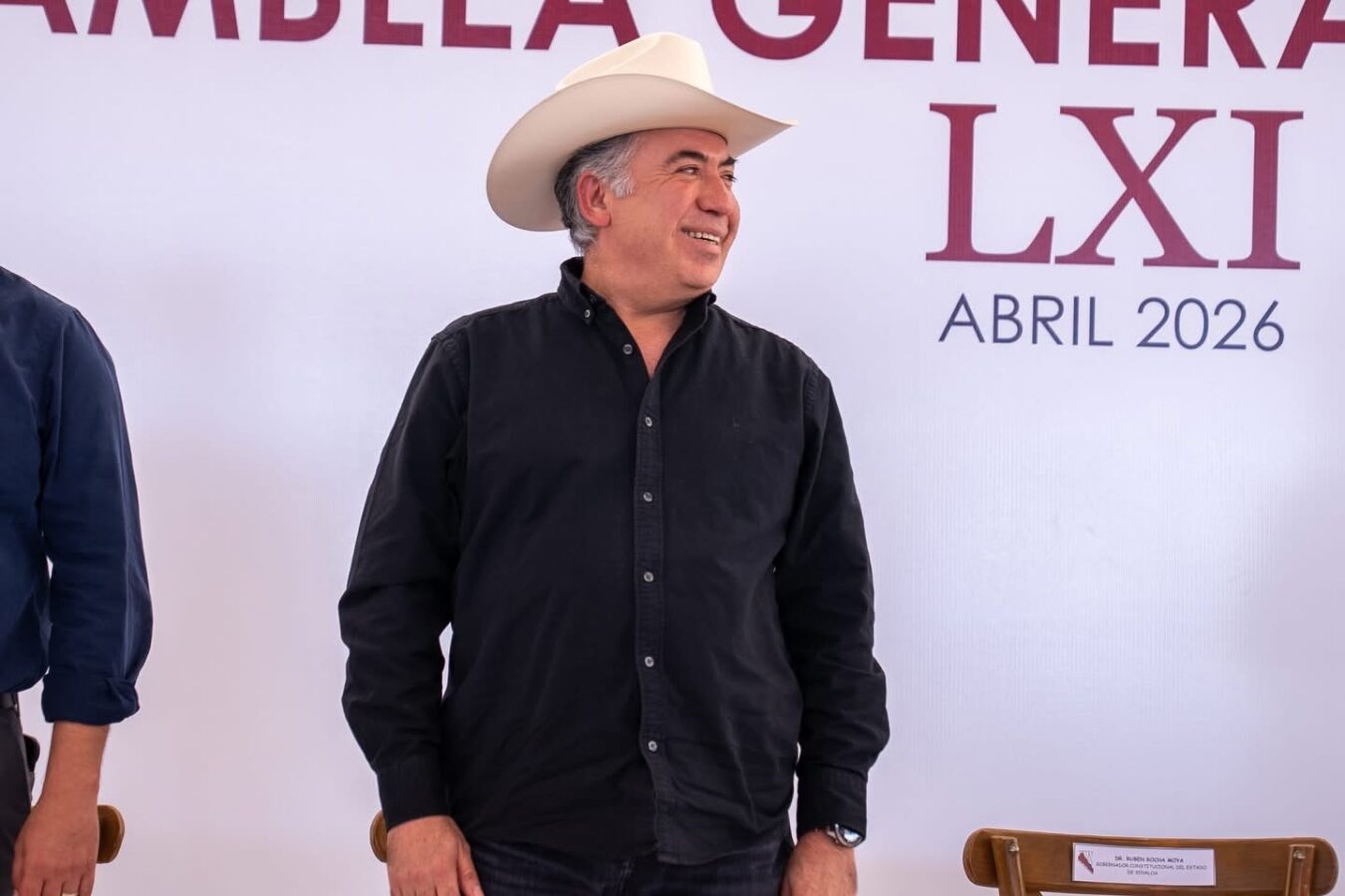 Rechaza Inzunza entregarse a autoridades de EU y niega contratar abogados.