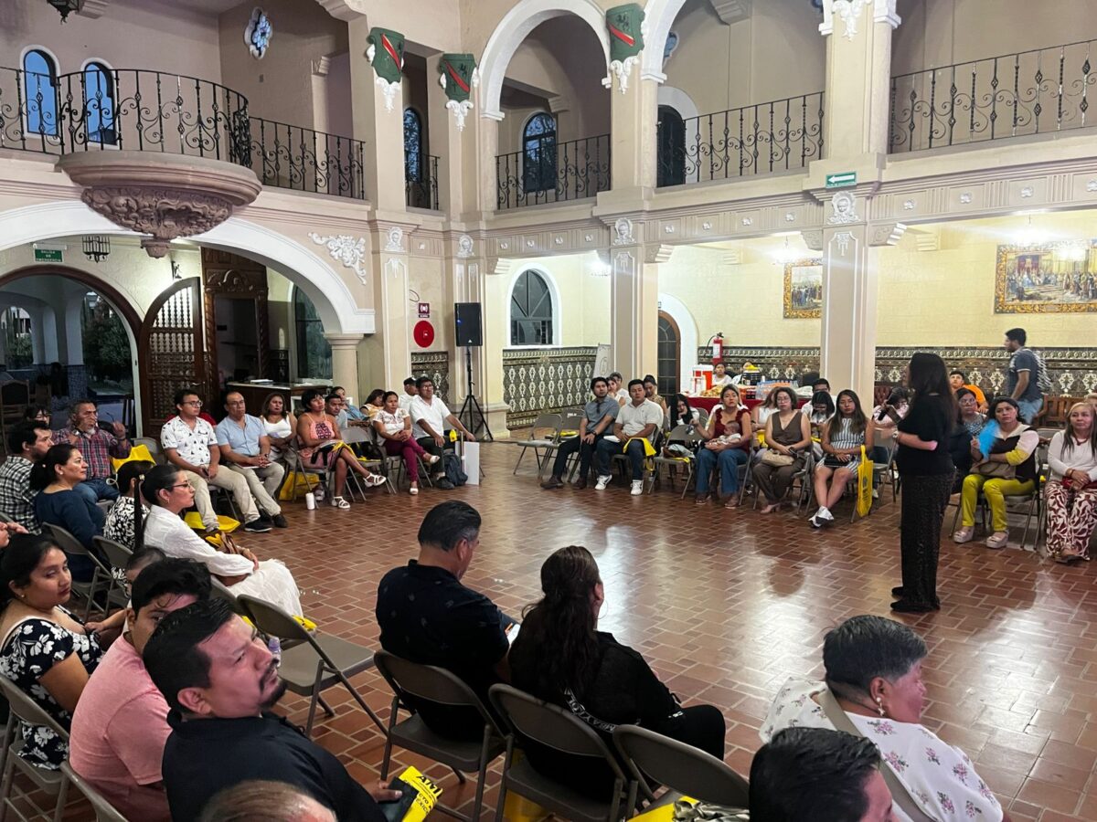 Alianza entre Mercado Libre y productores del vestido del centro del país