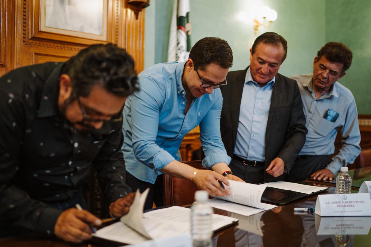 Unen fuerzas Pachuca y CONAFOR contra plaga que amenaza árboles de la especie oyamel en San Miguel Cerezo