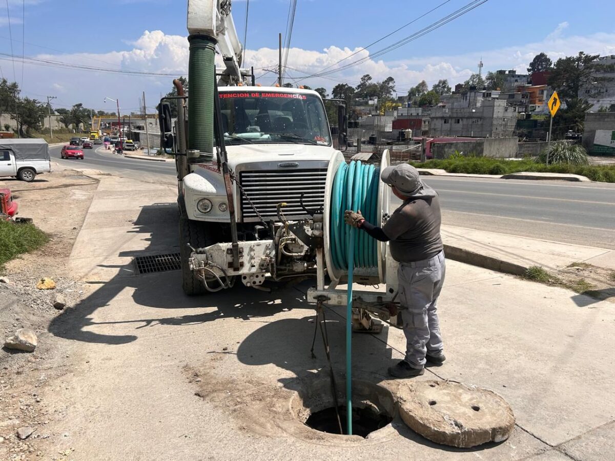 Avanza Conagua con operativo de desazolve en Zacualtipán de Ángeles