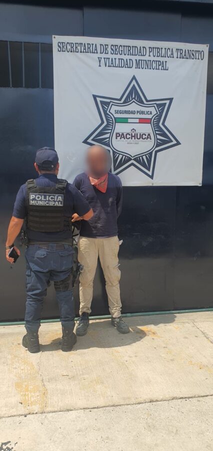 Detiene policía de Pachuca a persona por allanamiento en Santa Julia