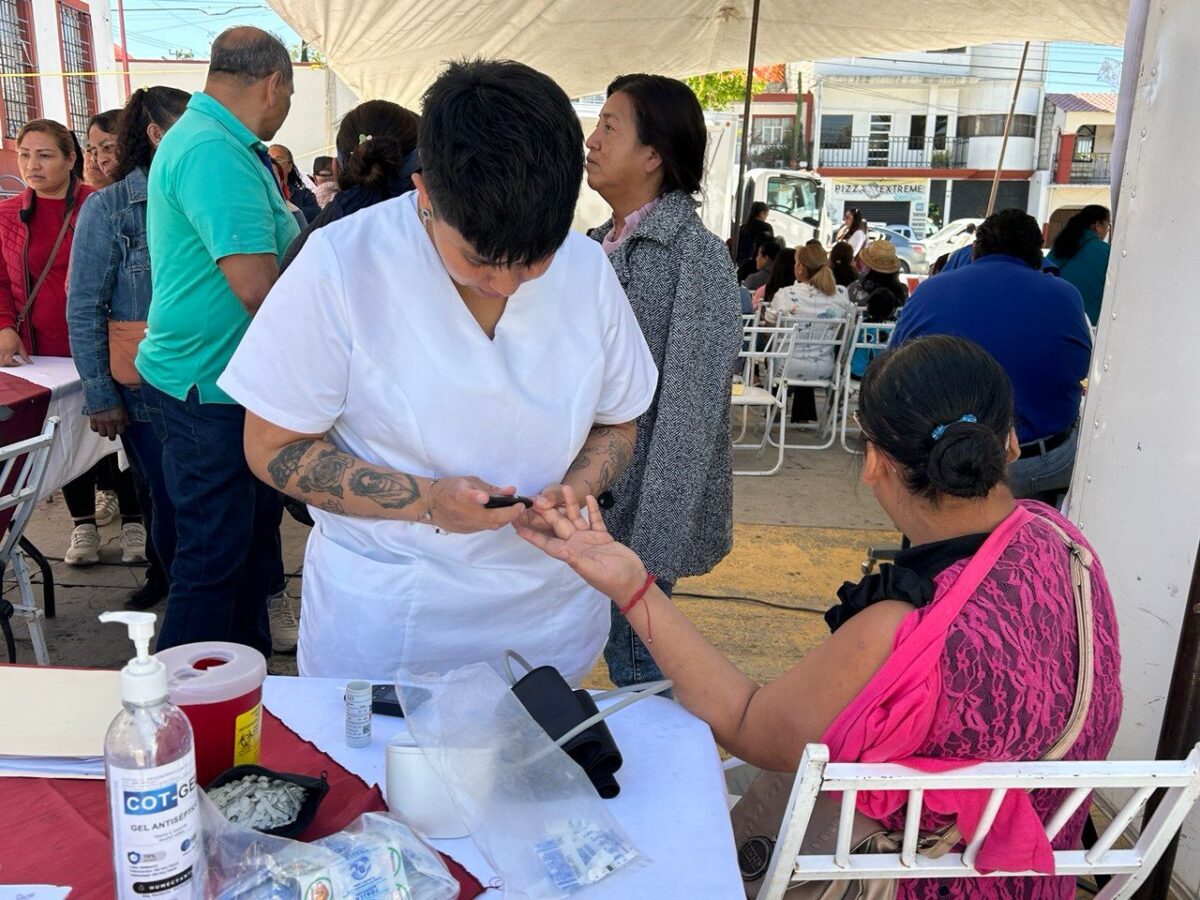 Realizan Zapotlán de Juárez Feria de la Salud